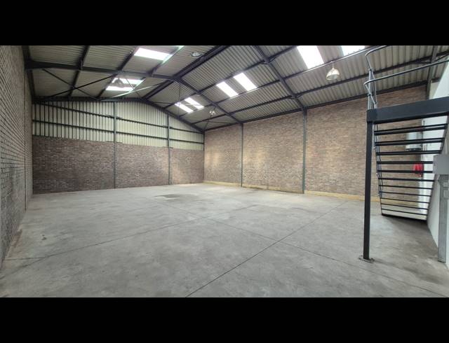 280M² FACTORY TO LET IN ANDERBOLT